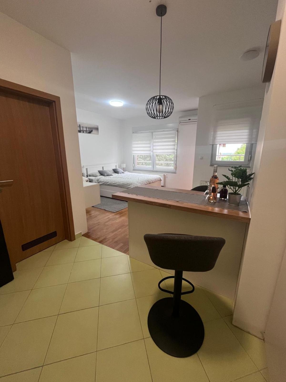 Studio Apartman - Sweet&Little Vrbovec ภายนอก รูปภาพ
