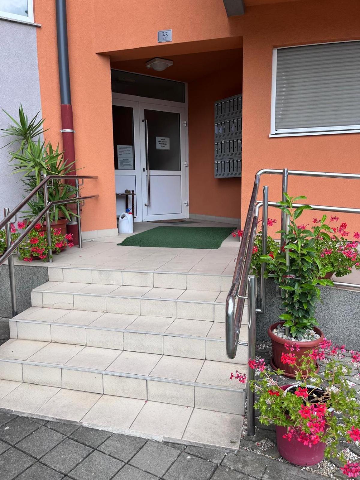 Studio Apartman - Sweet&Little Vrbovec ภายนอก รูปภาพ